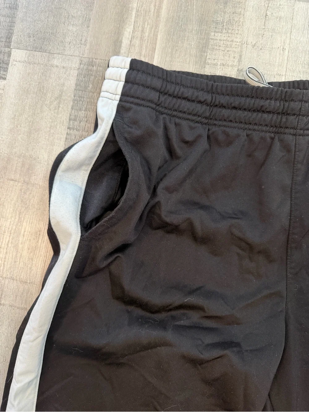 Puma Men’s XL Black Track Pants Athletic Joggers Gray Side Stripe Drawstring